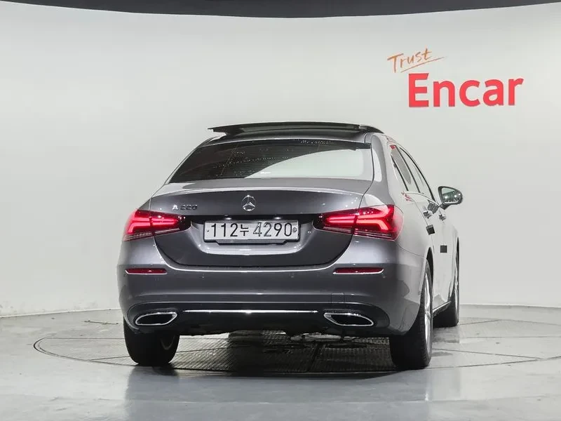 Mercedes-Benz A 220 Sedan, снимка 4 - Автомобили и джипове - 55610272
