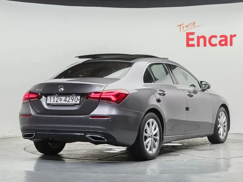 Mercedes-Benz A 220 Sedan, снимка 2 - Автомобили и джипове - 55610272