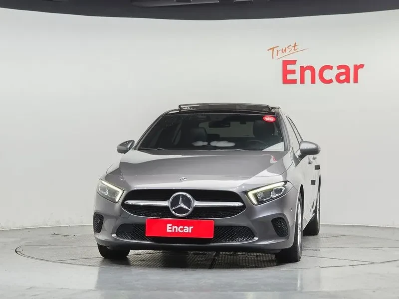 Mercedes-Benz A 220 Sedan, снимка 3 - Автомобили и джипове - 55610272