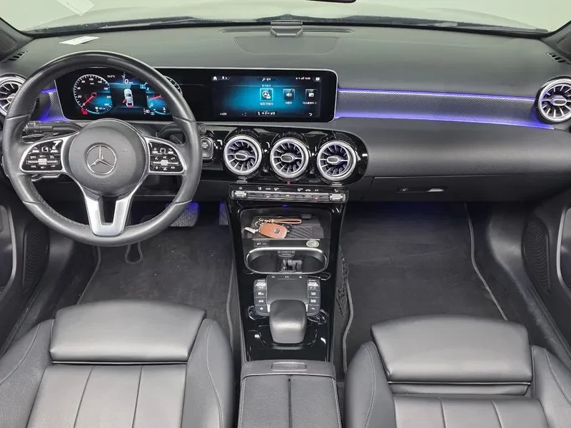 Mercedes-Benz A 220 Sedan, снимка 7 - Автомобили и джипове - 55610272