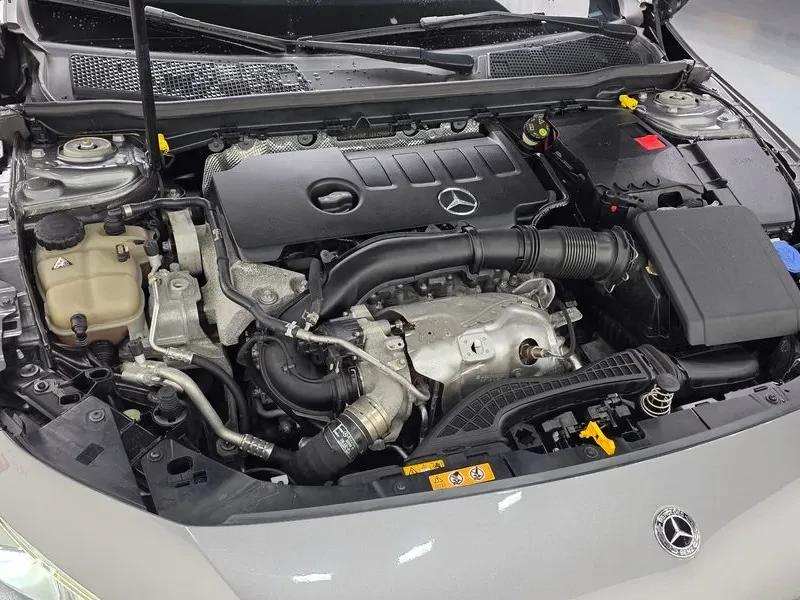 Mercedes-Benz A 220 Sedan, снимка 6 - Автомобили и джипове - 55610272