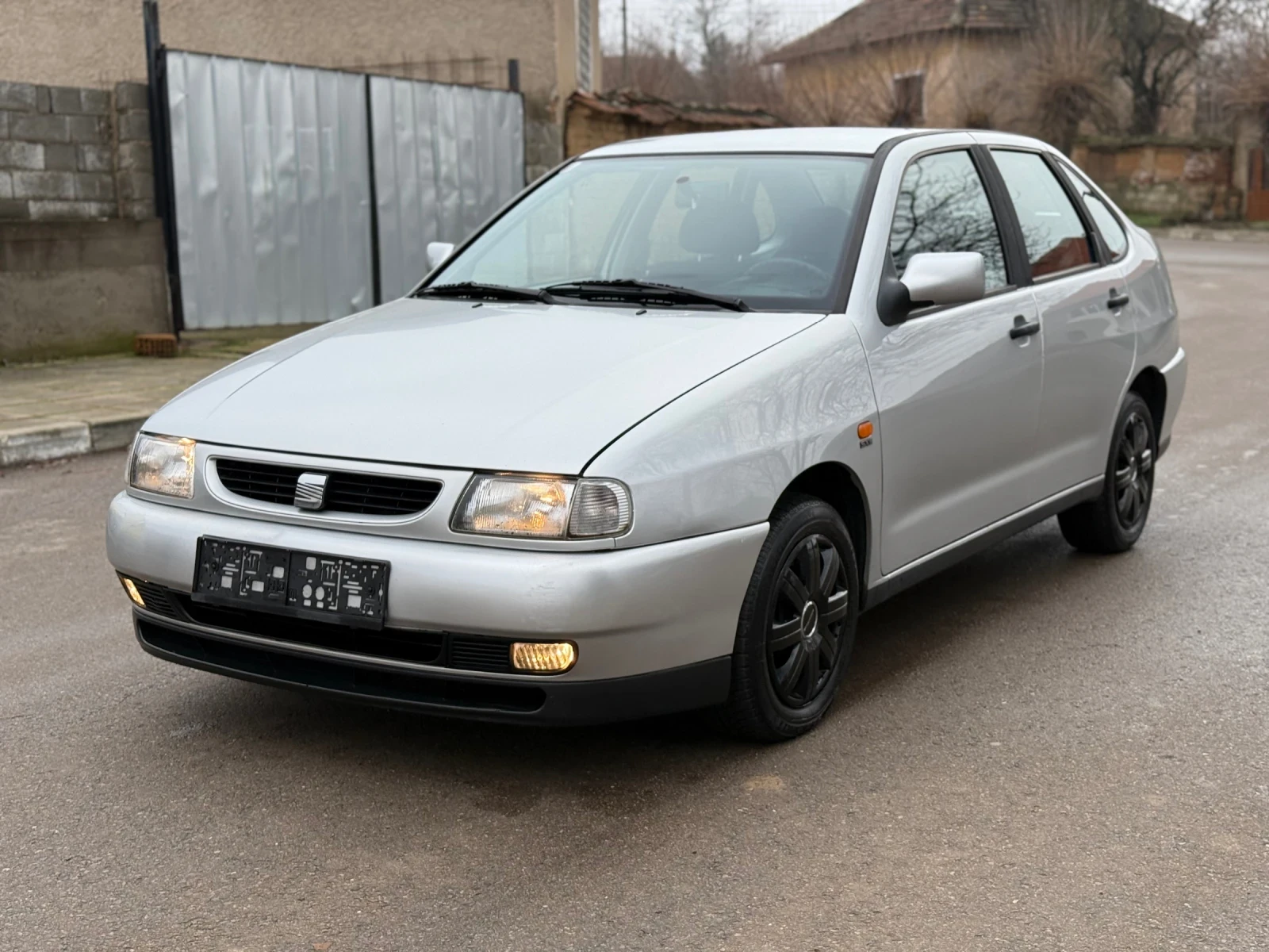 Seat Cordoba 1.6i/75кс* Климатик* , снимка 1