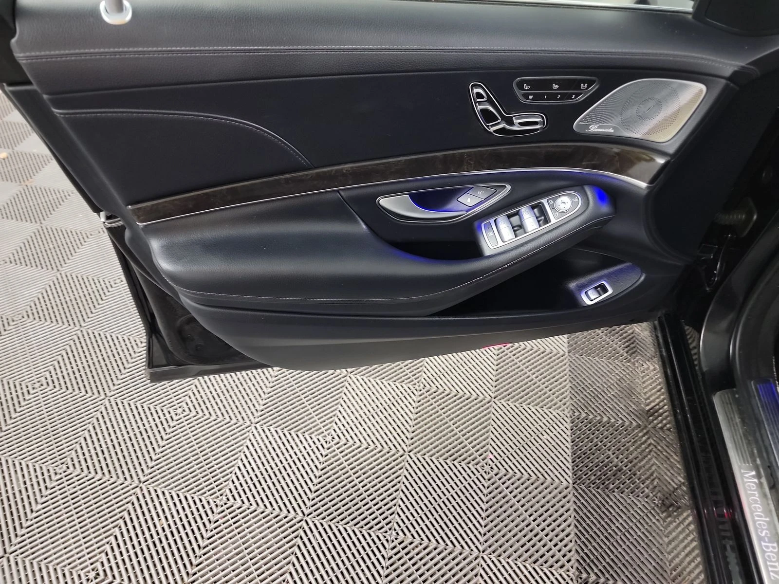 Mercedes-Benz S 550 Обдух* BURMESTER* Ambient* Щори* Въздух* Масаж*  - изображение 7
