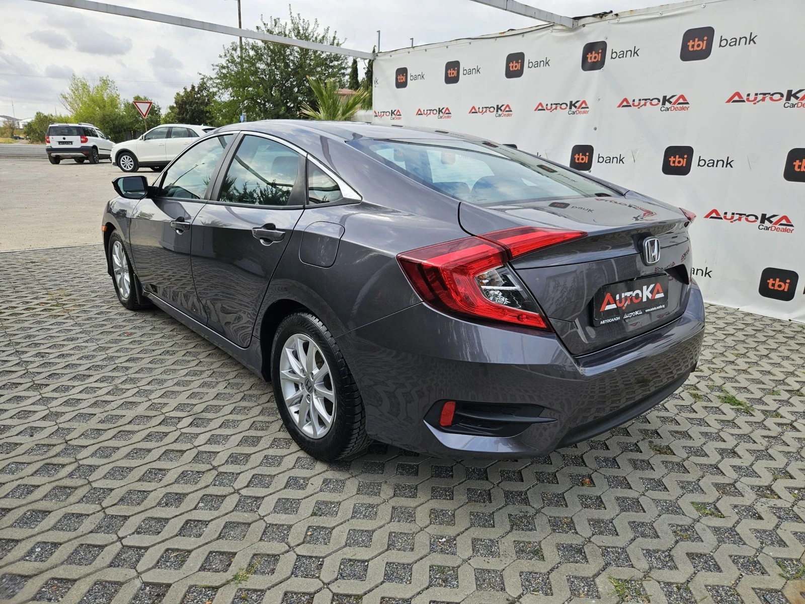 Honda Civic 2.0i-160kc= АВТОМАТ= 166.000км= CAR PLAY= КАМЕРА - изображение 5