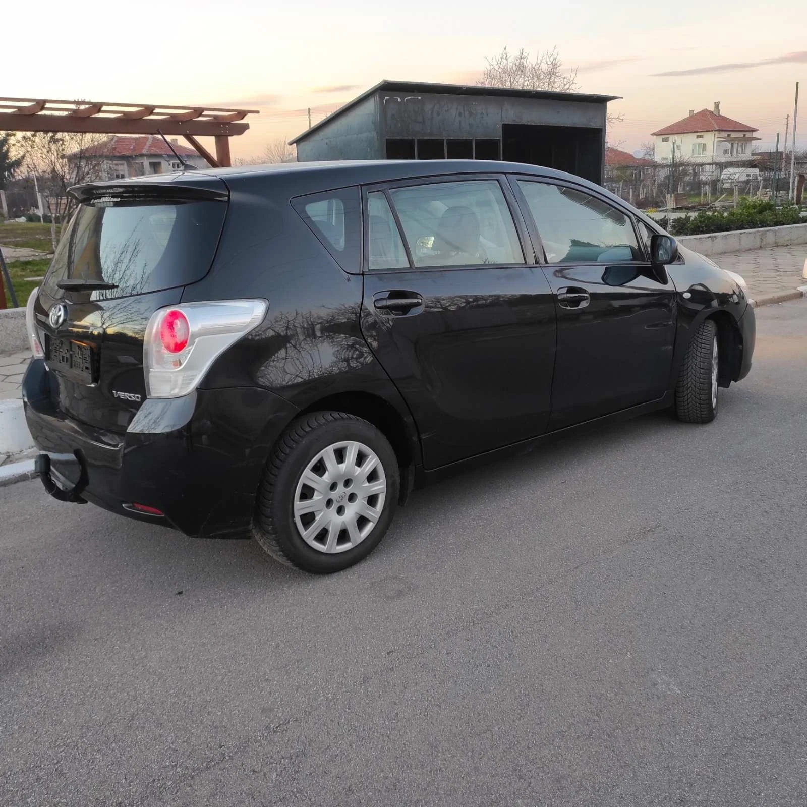 Toyota Verso 2.0 дизел , D4D , снимка 8 - Автомобили и джипове - 53421356
