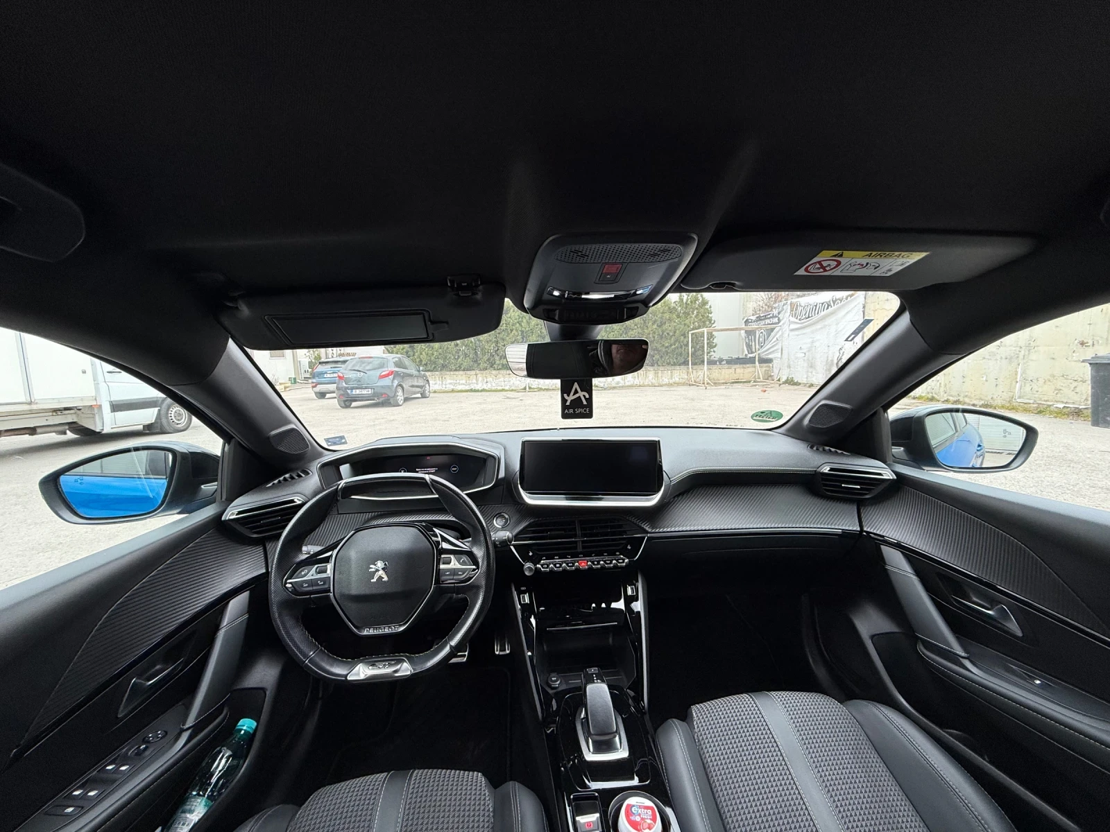 Peugeot 208 E GT, снимка 16 - Автомобили и джипове - 53751204