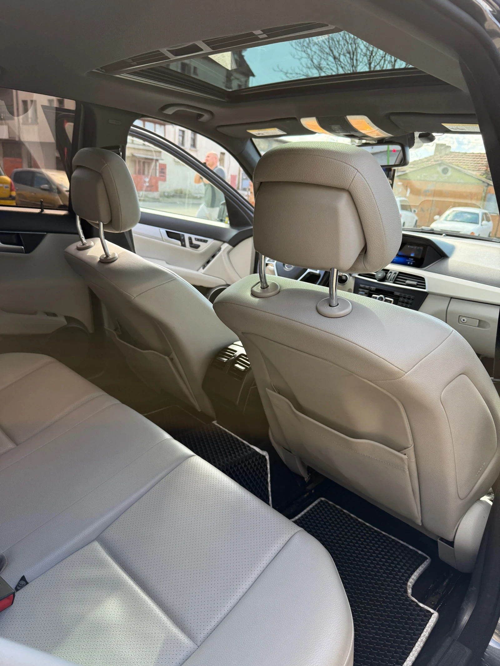 Mercedes-Benz C 250, снимка 9 - Автомобили и джипове - 53746995