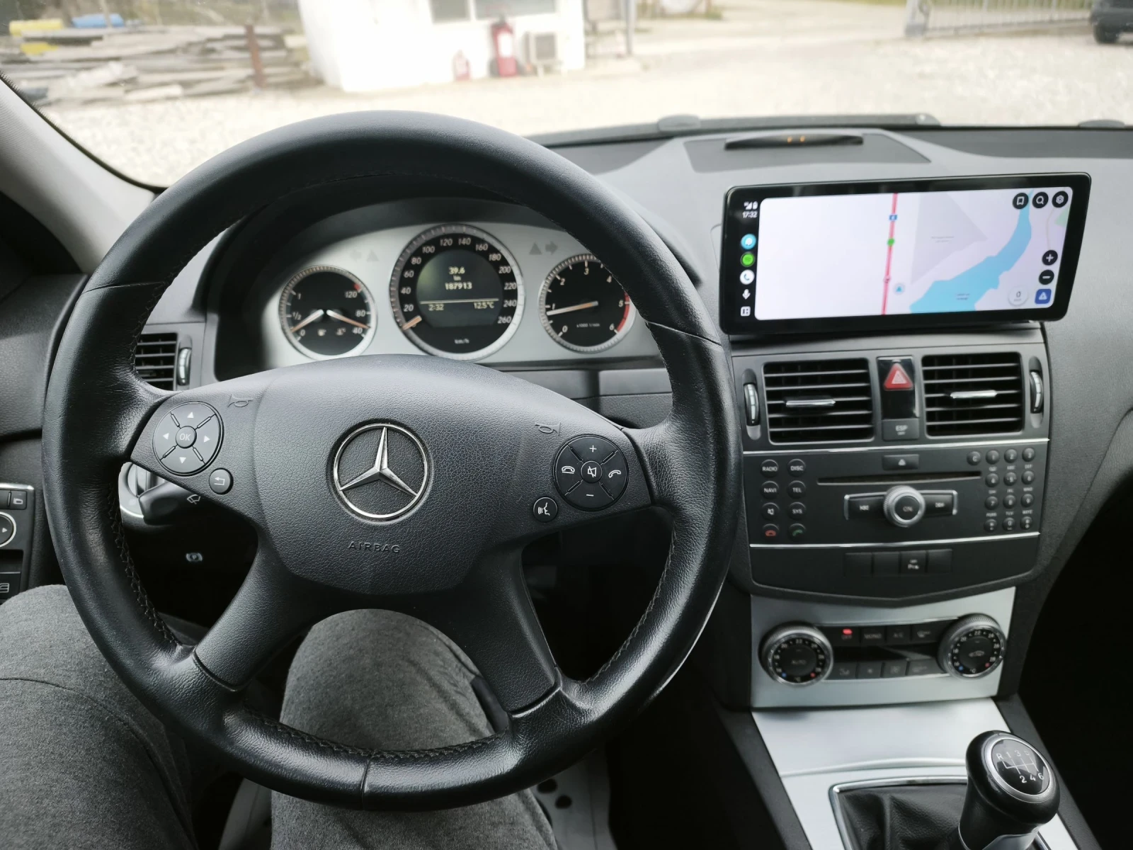 Mercedes-Benz C 200 Avndgard 6скорости, снимка 9 - Автомобили и джипове - 53951404