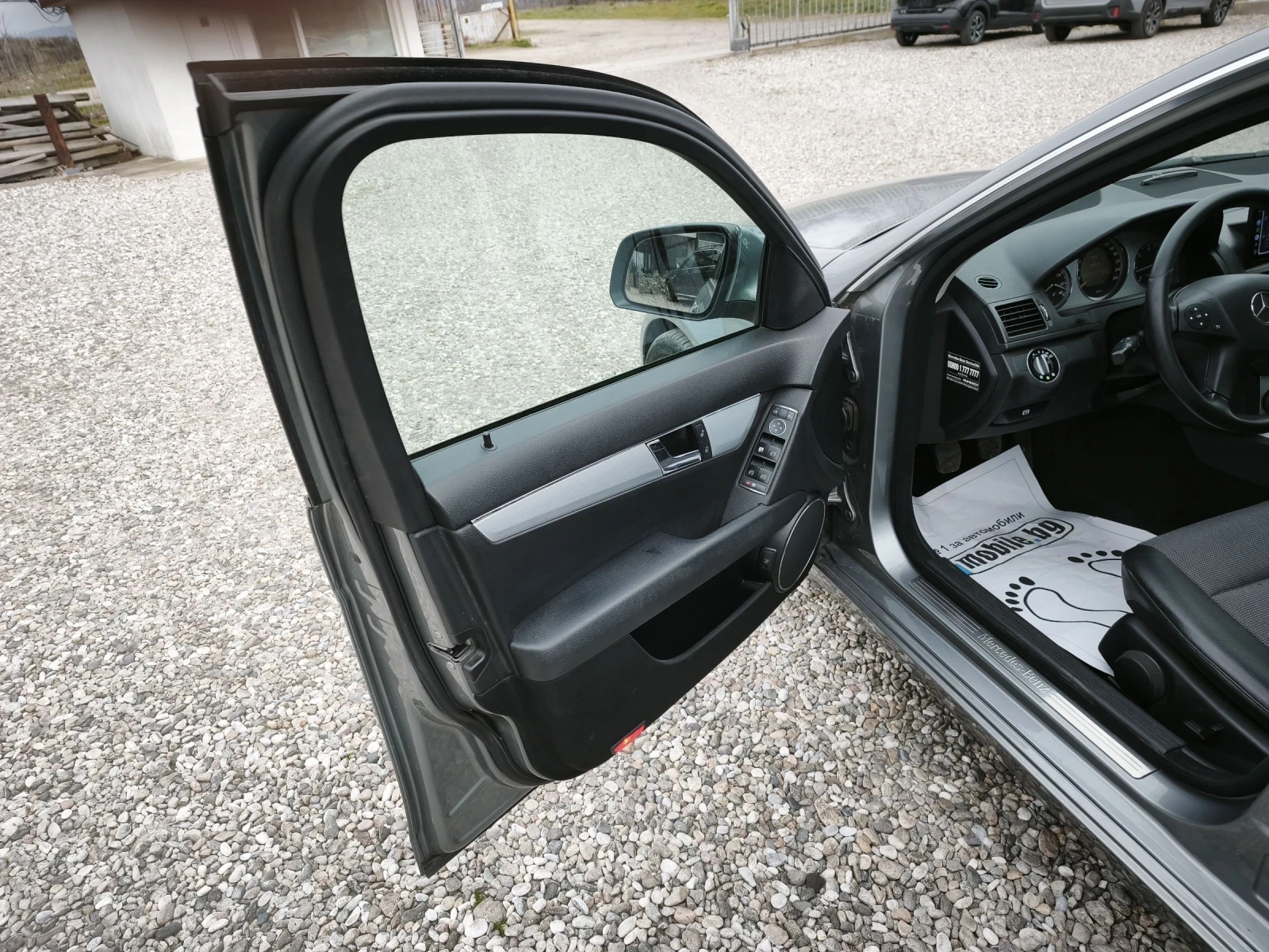 Mercedes-Benz C 200 Avndgard 6скорости, снимка 14 - Автомобили и джипове - 53951404