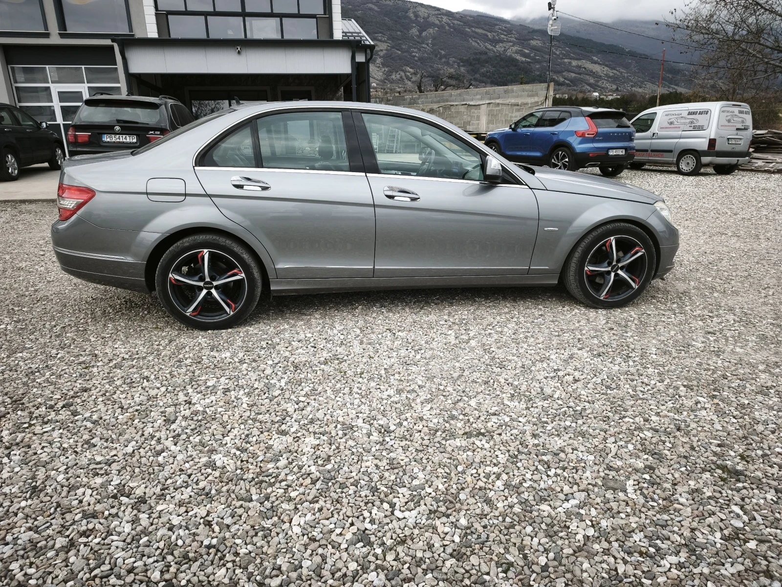 Mercedes-Benz C 200 Avndgard 6скорости, снимка 4 - Автомобили и джипове - 53951404