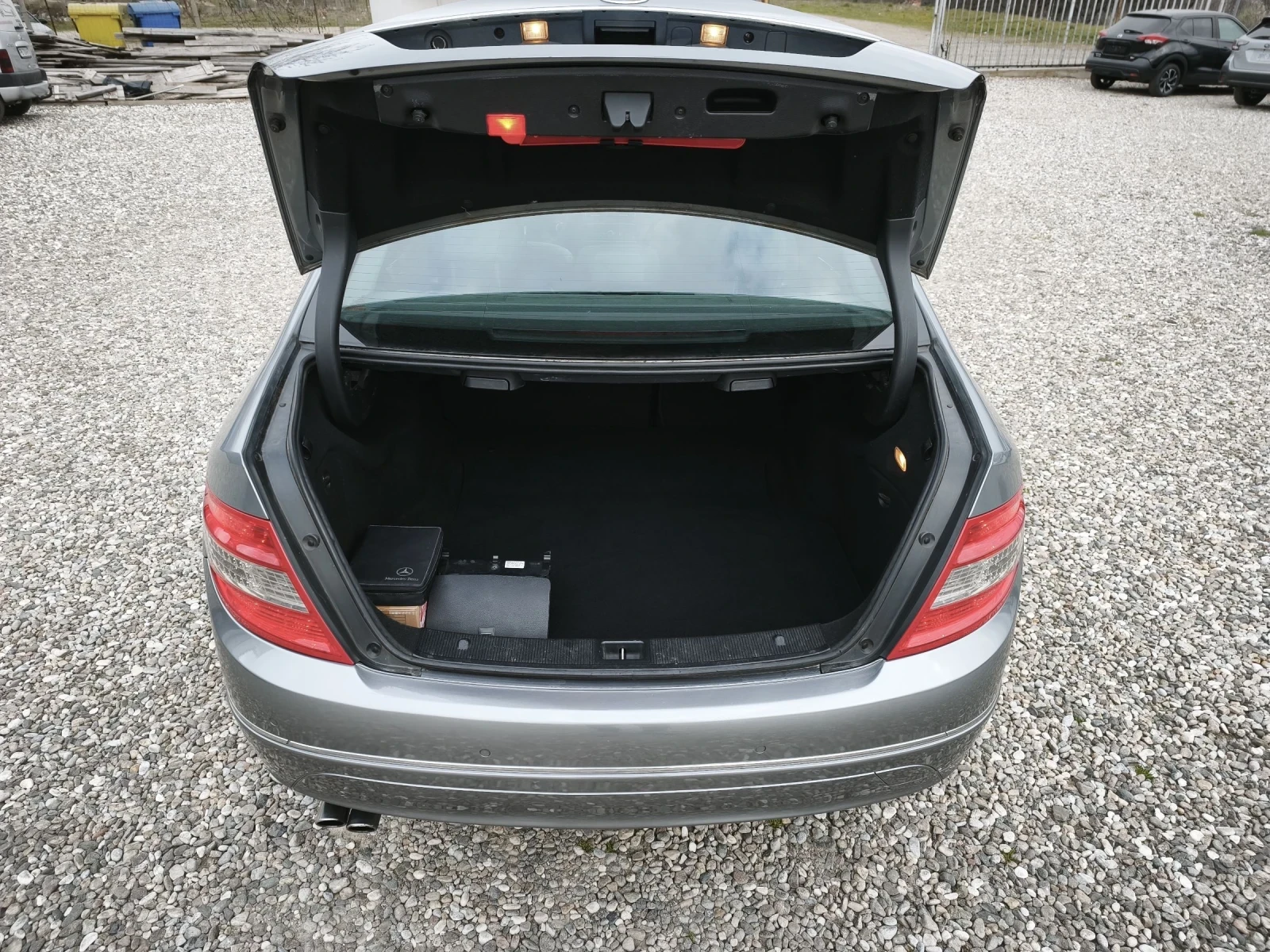 Mercedes-Benz C 200 Avndgard 6скорости, снимка 6 - Автомобили и джипове - 53951404