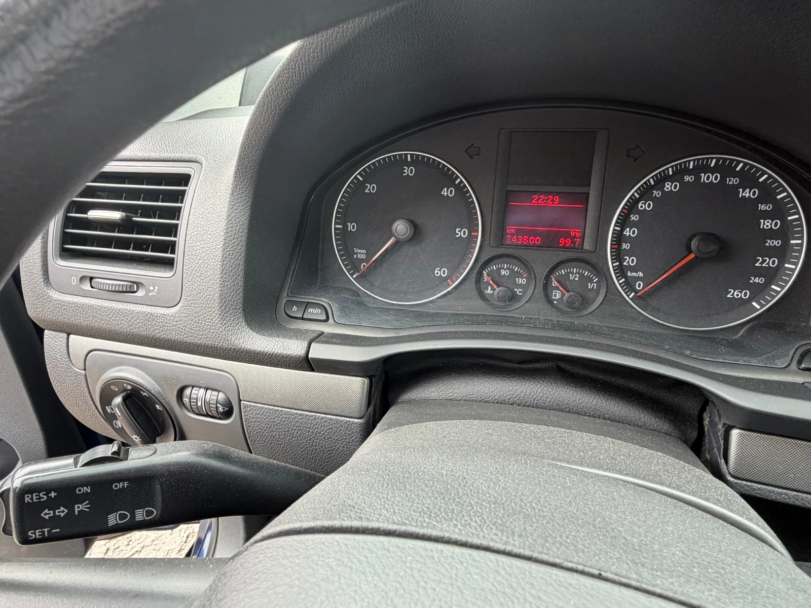 VW Golf 1, 9 TDI, снимка 10 - Автомобили и джипове - 54209500