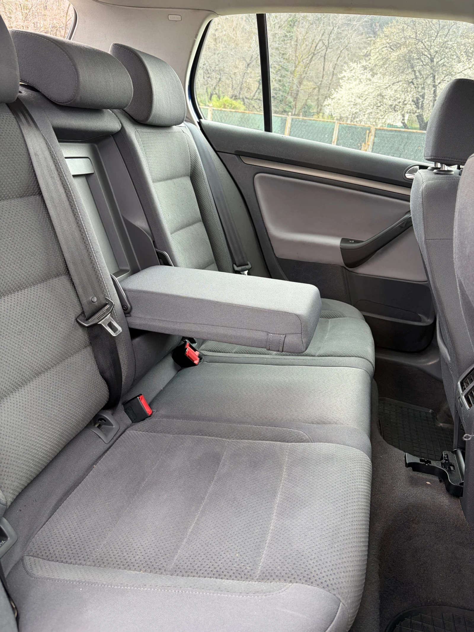 VW Golf 1, 9 TDI, снимка 9 - Автомобили и джипове - 54209500