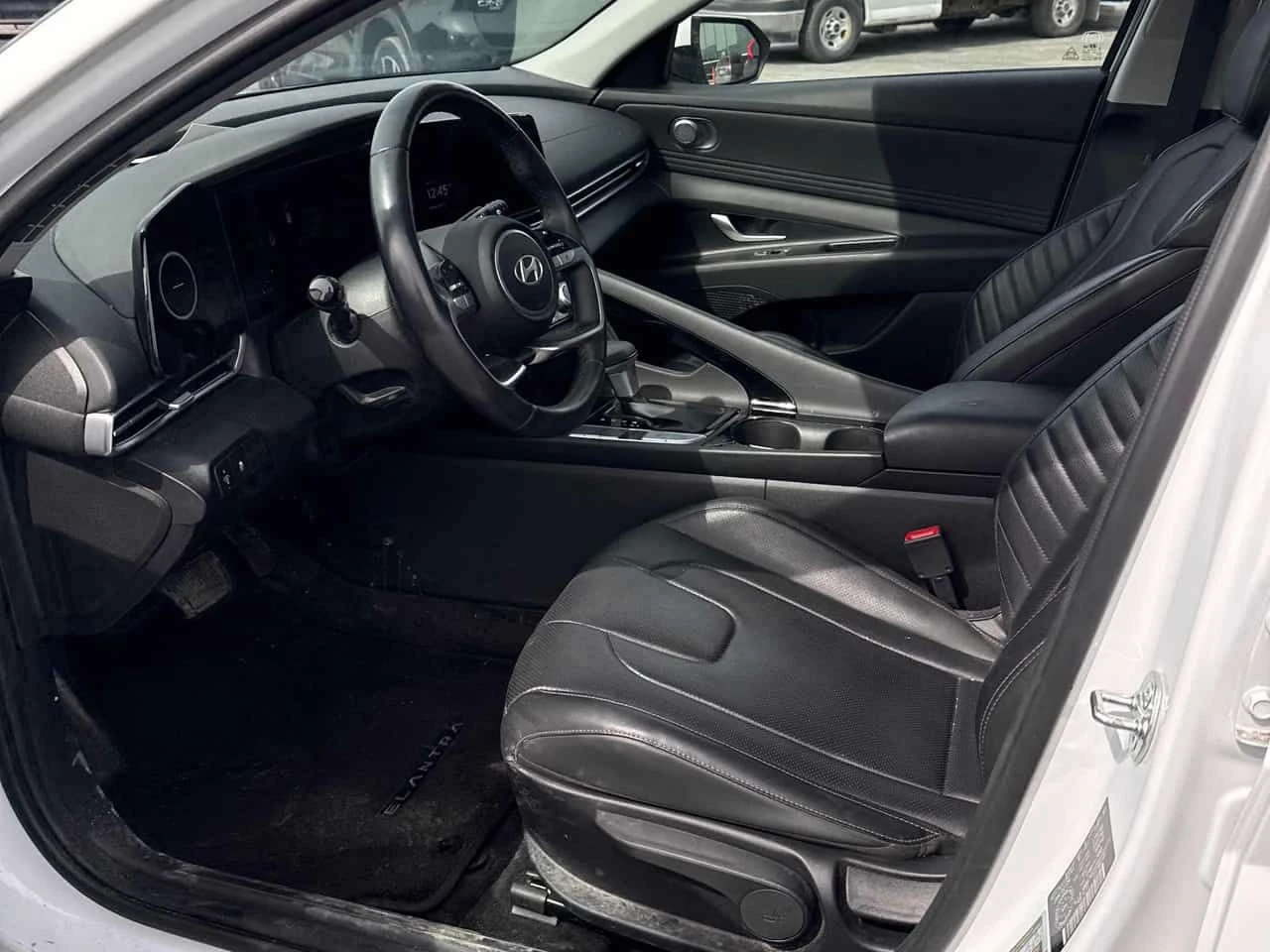 Hyundai Elantra * Luxury * 2 �����* �������* KEYLESS* PANO*  | Mobile.bg � ����������� 5