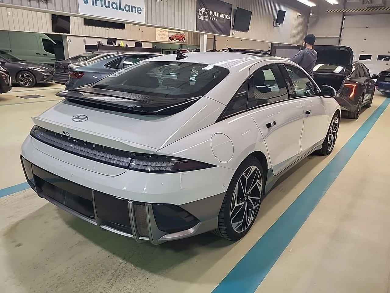 Hyundai Ioniq 6 ULTIMATE PKG| PANO| OБДУХВАНЕ| HUD| MEMORY| 2 KЛЮЧ, снимка 3 - Автомобили и джипове - 54411784