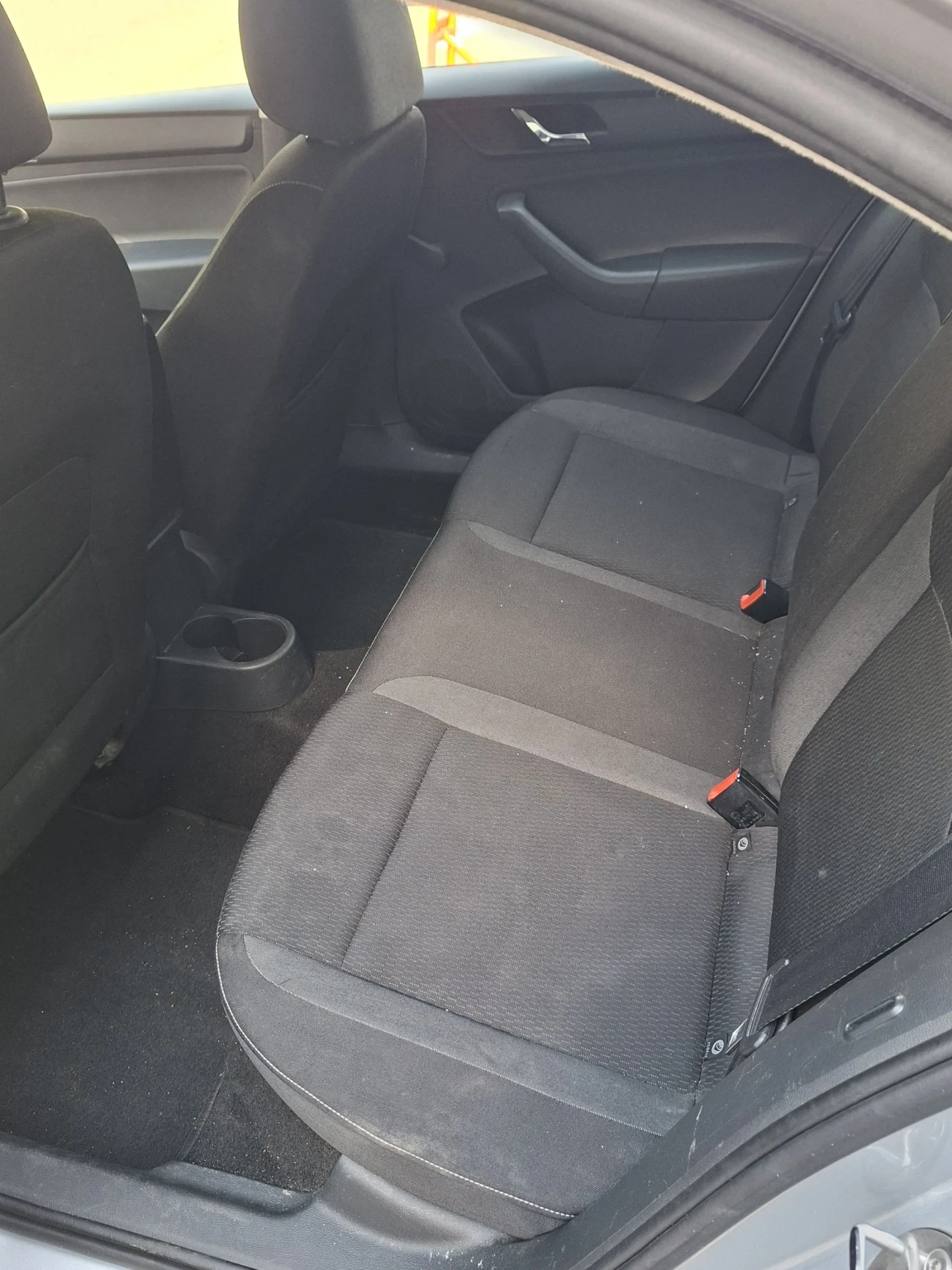 Skoda Rapid, снимка 7 - Автомобили и джипове - 54617973