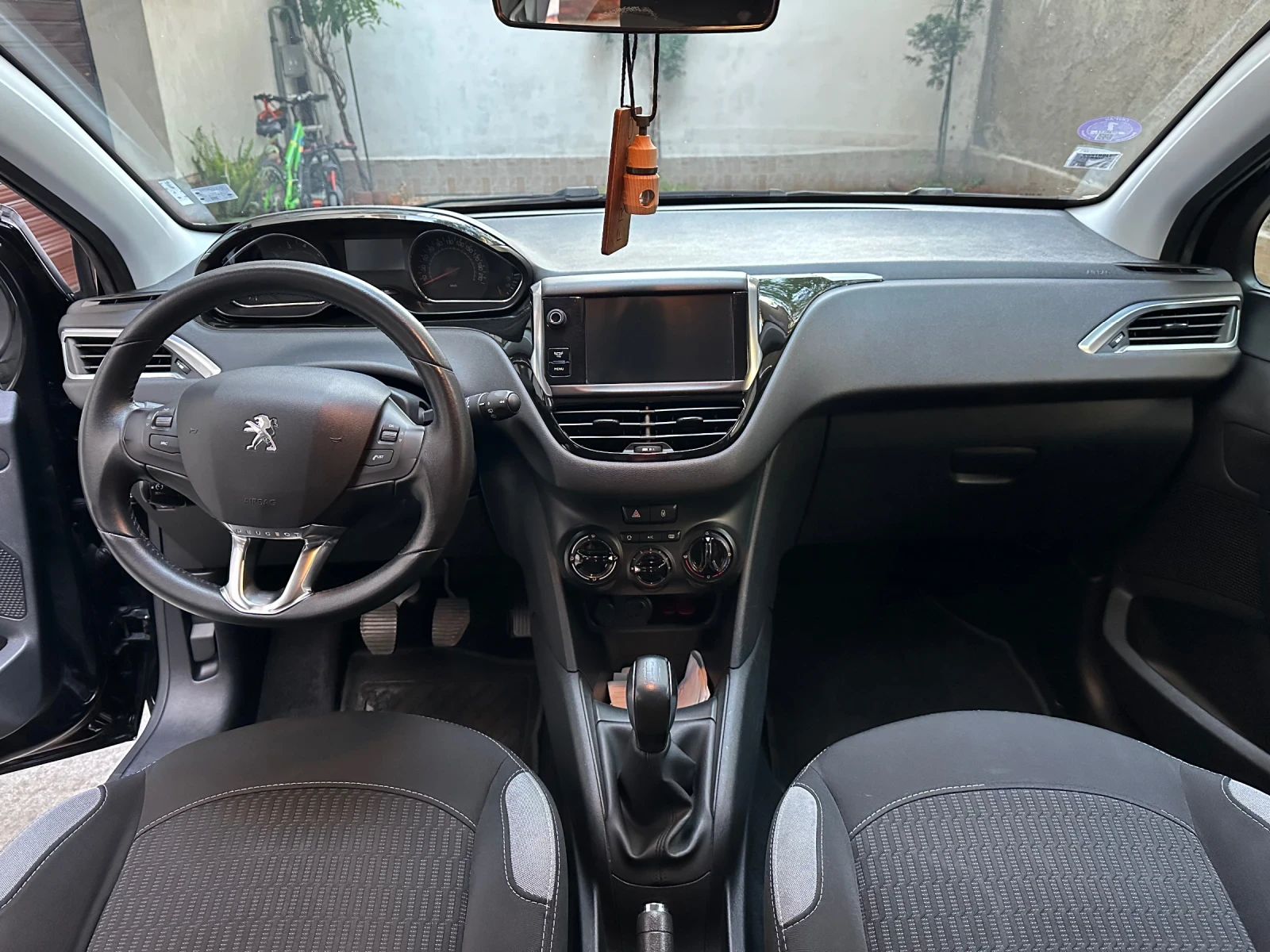Peugeot 208 1.2 ������ 82 �.� Style | Mobile.bg � ����������� 10
