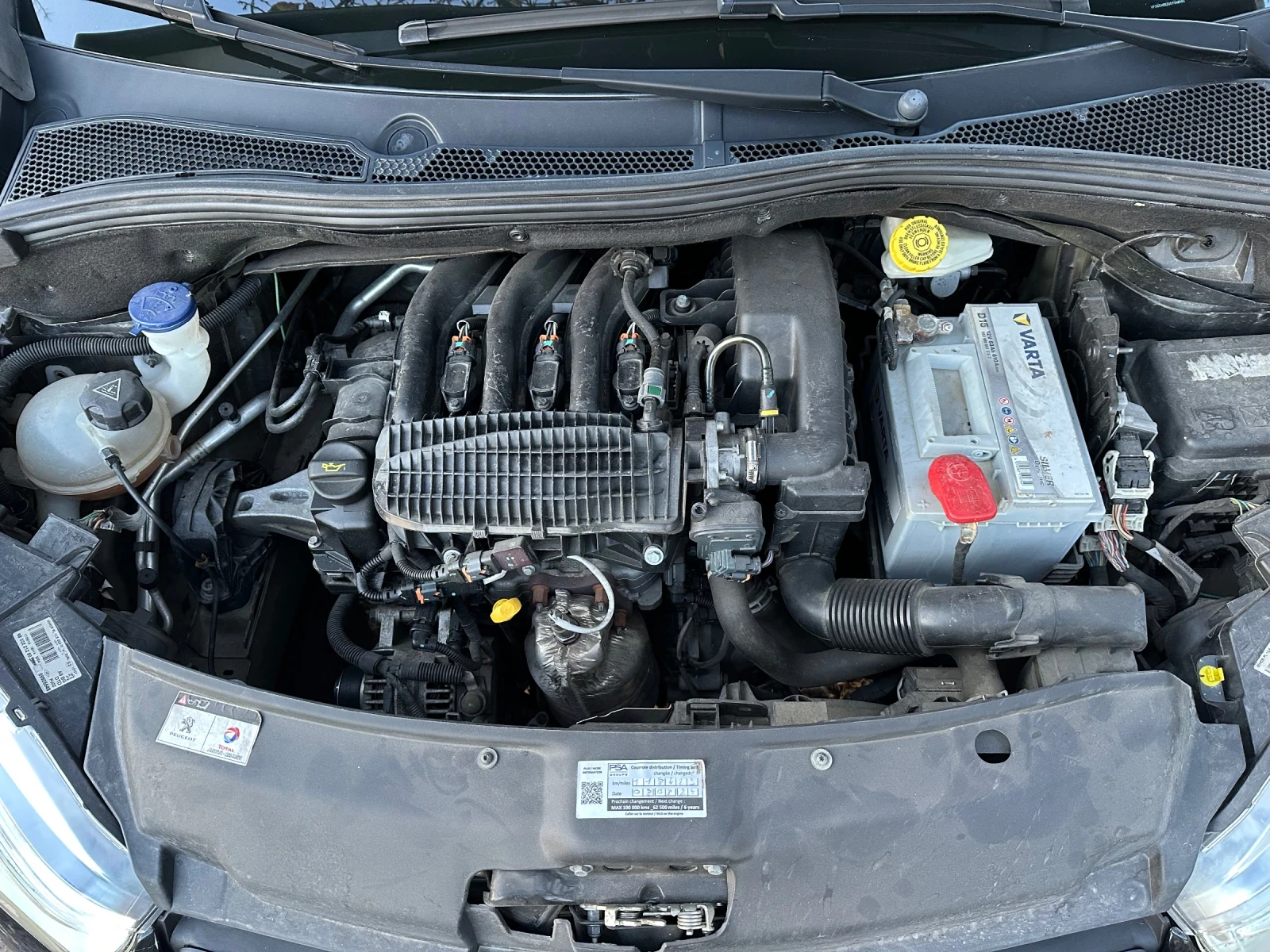 Peugeot 208 1.2 бензин 82 к.с Style, снимка 14 - Автомобили и джипове - 54933769