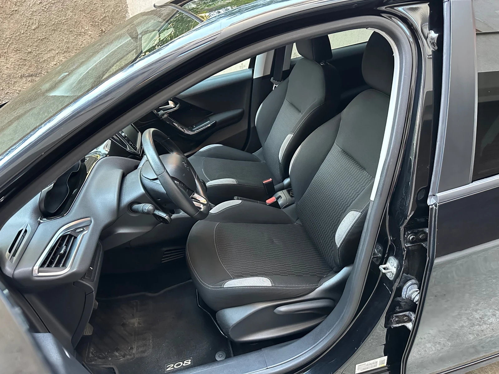 Peugeot 208 1.2 ������ 82 �.� Style | Mobile.bg � ����������� 6