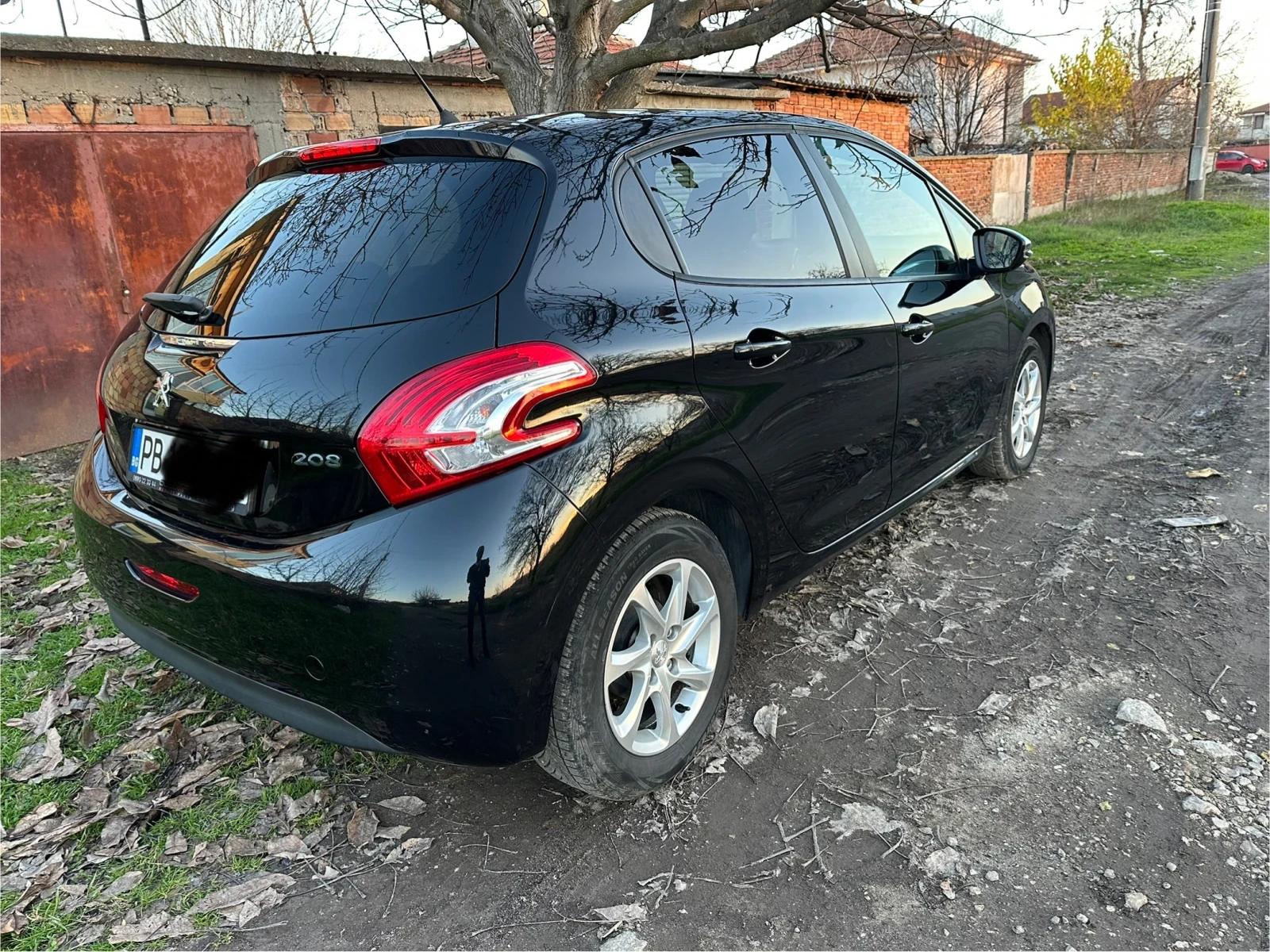 Peugeot 208 1.2 бензин 82 к.с Style, снимка 3 - Автомобили и джипове - 54933769