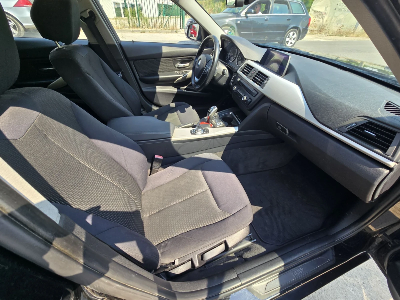 BMW 320 2.0D/XDRIVE, снимка 12 - Автомобили и джипове - 55706403
