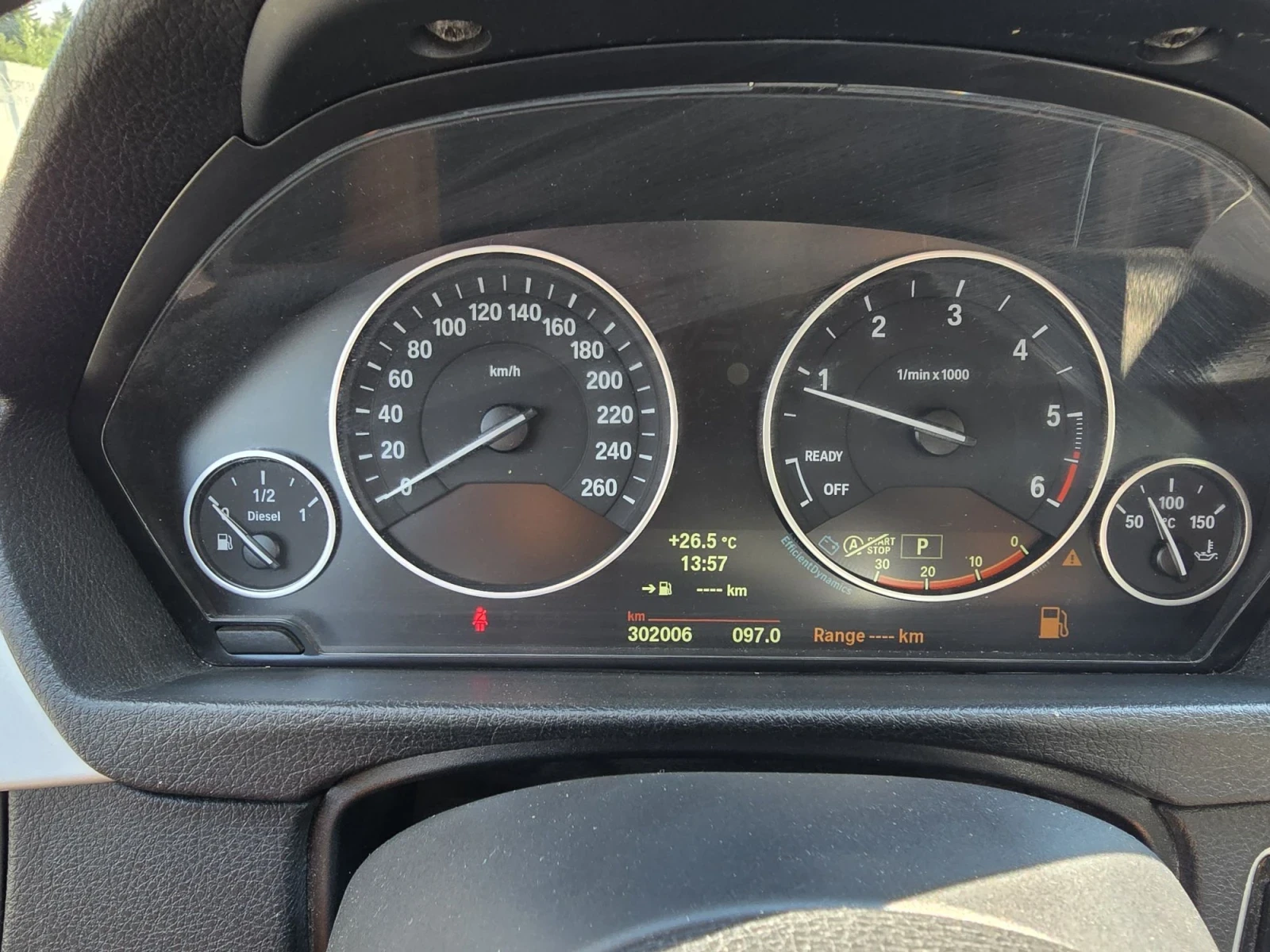 BMW 320 2.0D/XDRIVE, снимка 16 - Автомобили и джипове - 55706403