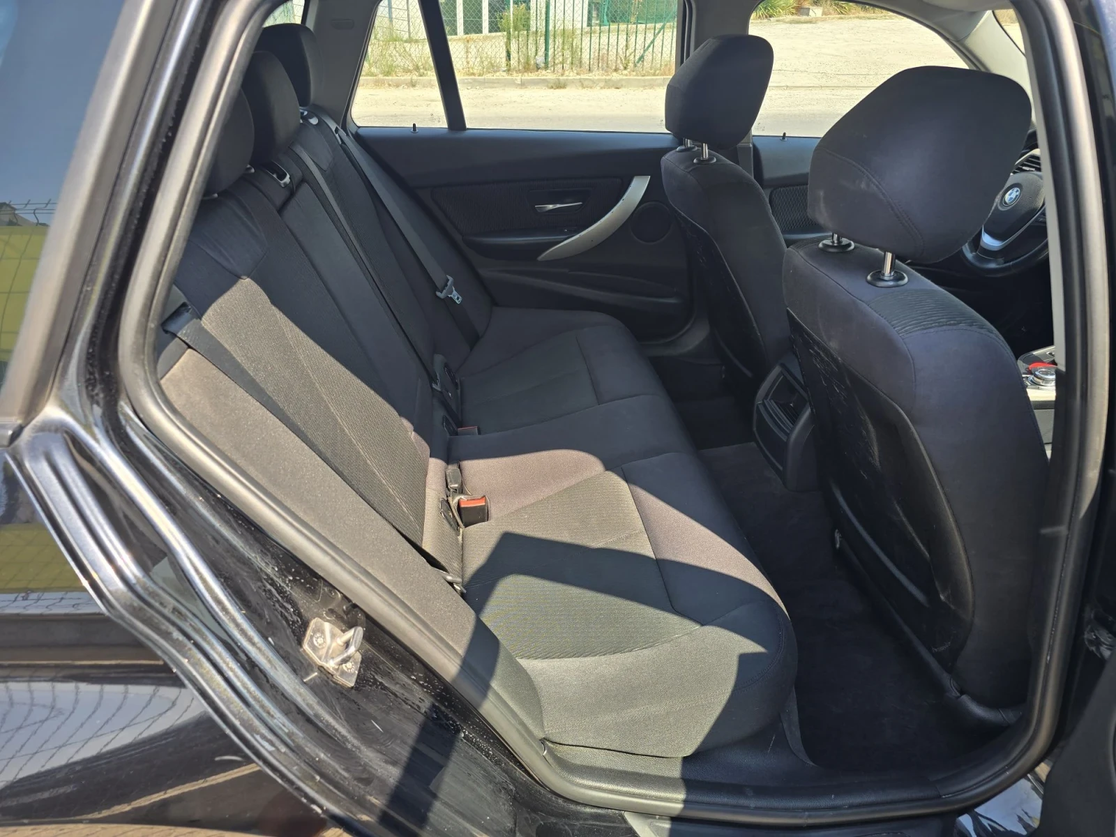 BMW 320 2.0D/XDRIVE, снимка 11 - Автомобили и джипове - 55706403