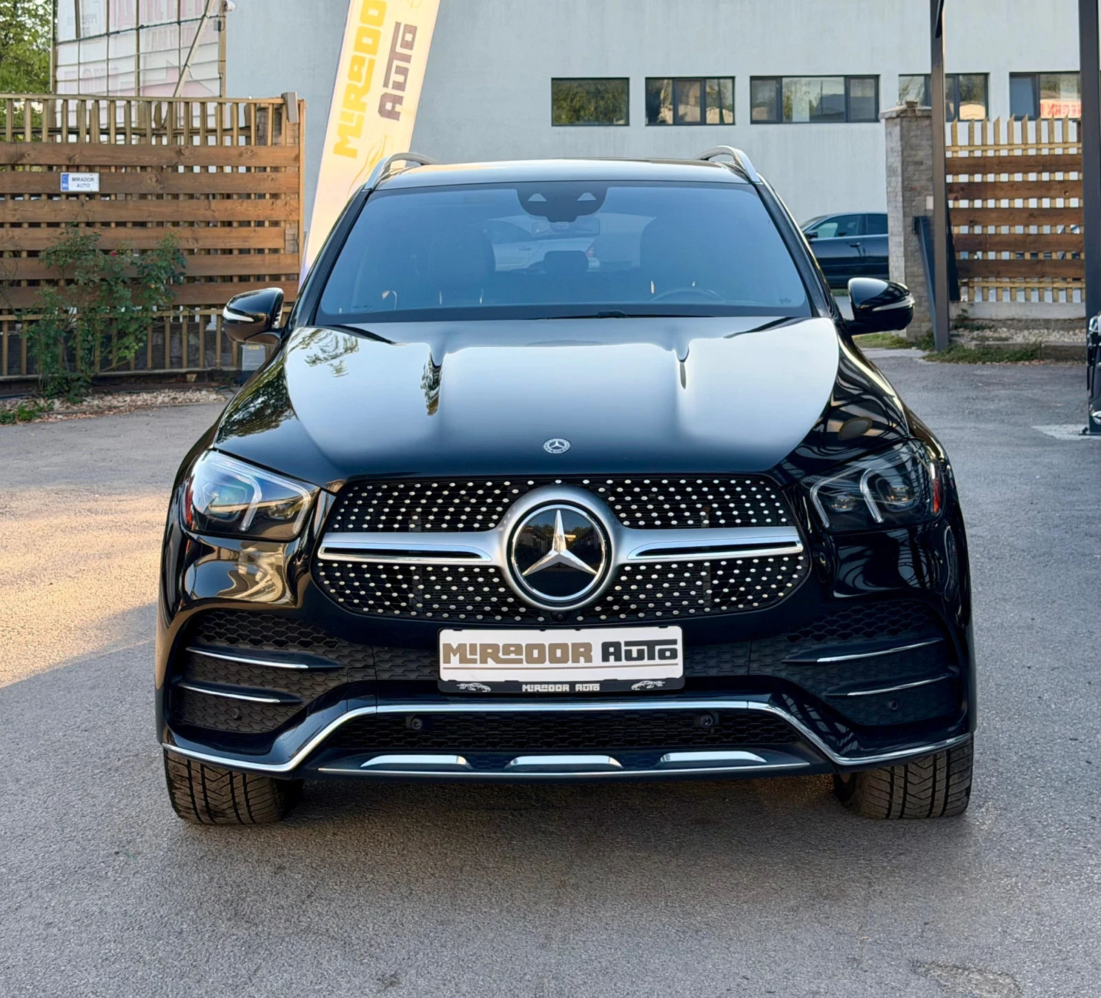 Mercedes-Benz GLE 450 AMG-pack 6+ 1 места Въздушно окачване , снимка 2 - Автомобили и джипове - 55993606
