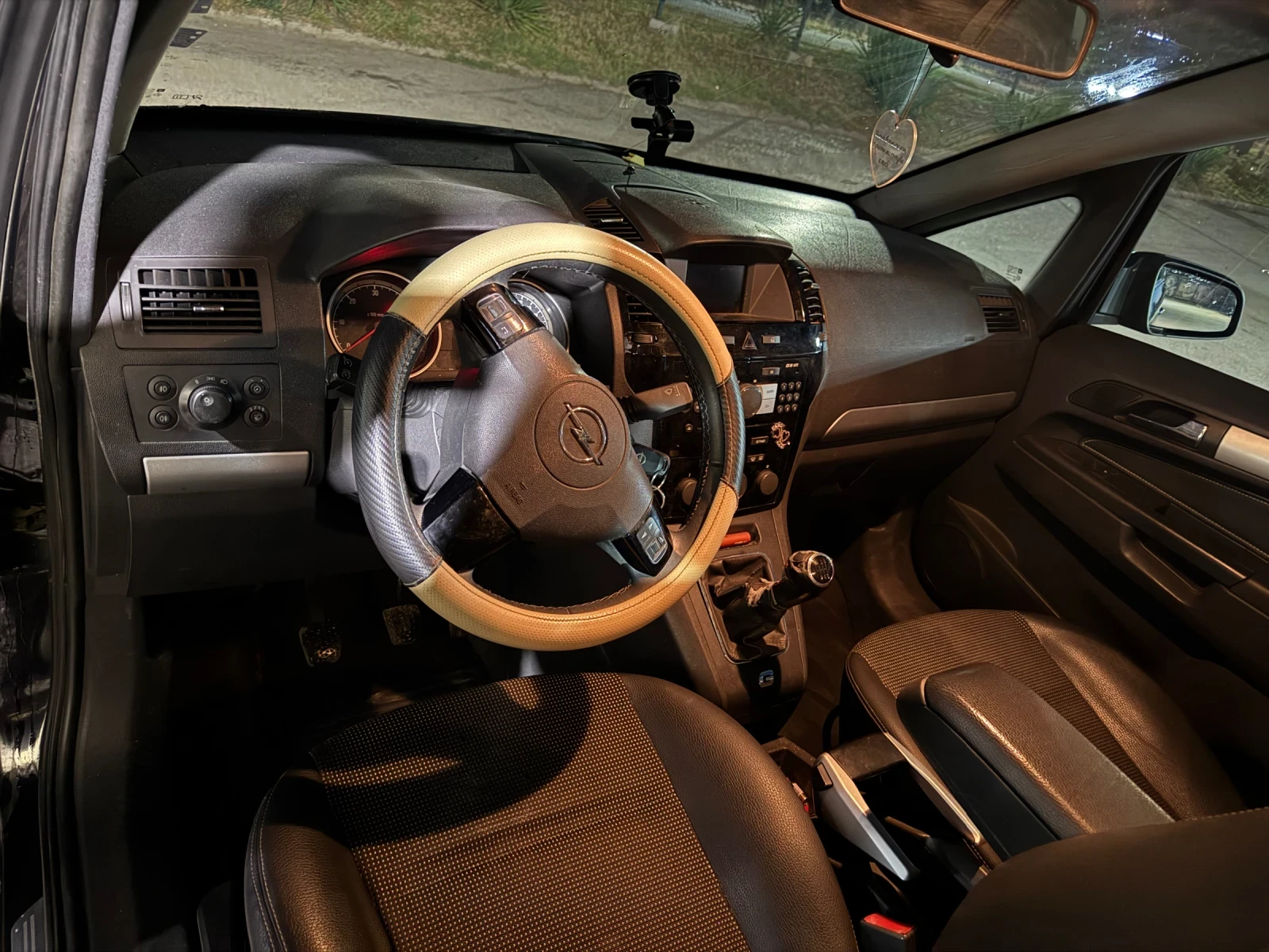 Opel Zafira, снимка 5 - Автомобили и джипове - 56060717