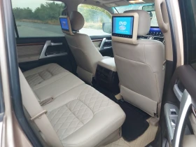 Toyota Land cruiser  V8, FACELIFT 2024 г.! , снимка 13