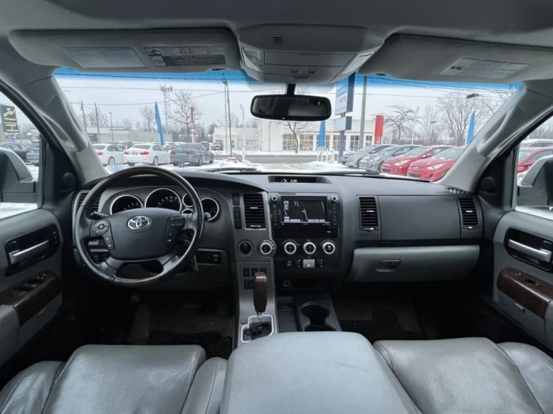 Toyota Sequoia, снимка 7 - Автомобили и джипове - 48724818