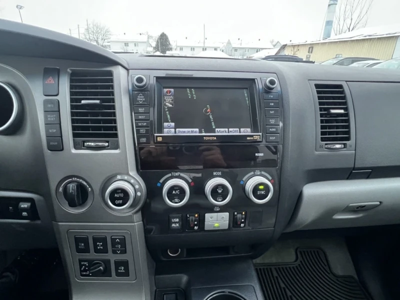 Toyota Sequoia, снимка 17 - Автомобили и джипове - 48724818