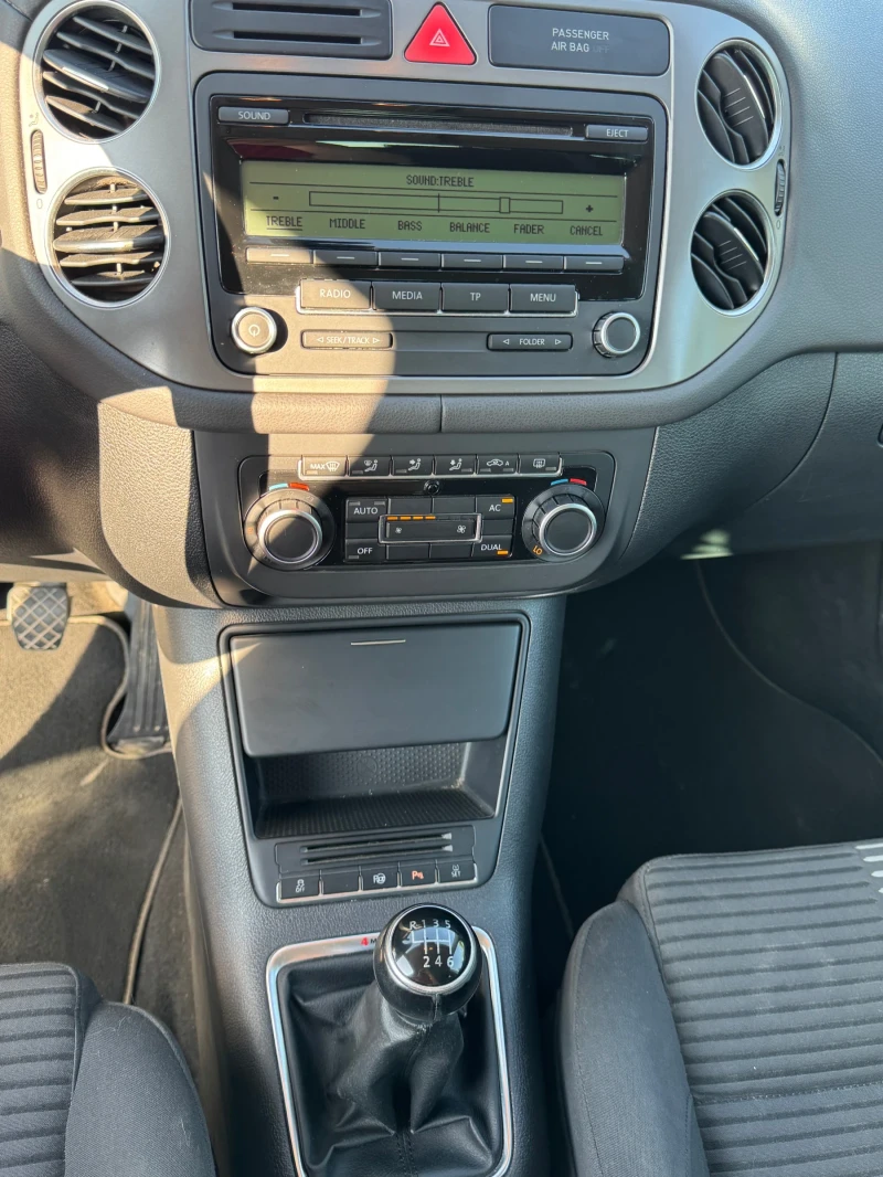 VW Tiguan 2.0 TDI 4Motion, снимка 11 - Автомобили и джипове - 51356746