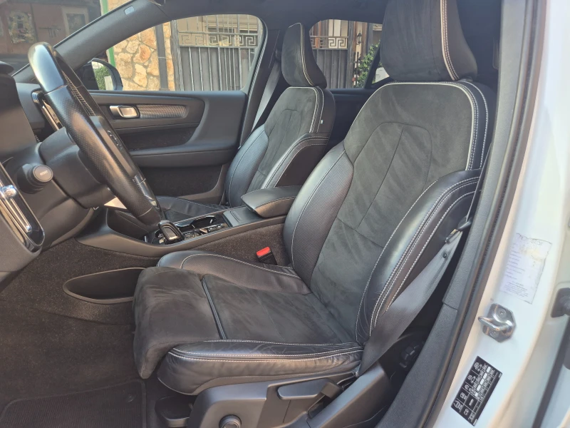 Volvo XC40 * R-Design * LUX * Пълна сервизна история* , снимка 8 - Автомобили и джипове - 52426387