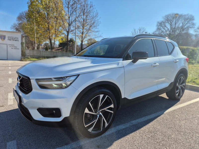 Volvo XC40 * R-Design * LUX * Пълна сервизна история* , снимка 2 - Автомобили и джипове - 52426387