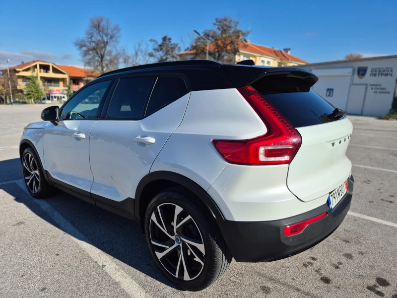 Volvo XC40 * R-Design * LUX * Пълна сервизна история* , снимка 4 - Автомобили и джипове - 52426387