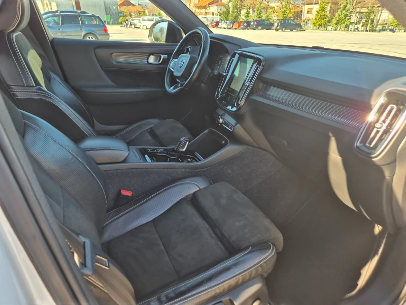 Volvo XC40 * R-Design * LUX * Пълна сервизна история* , снимка 9 - Автомобили и джипове - 52426387