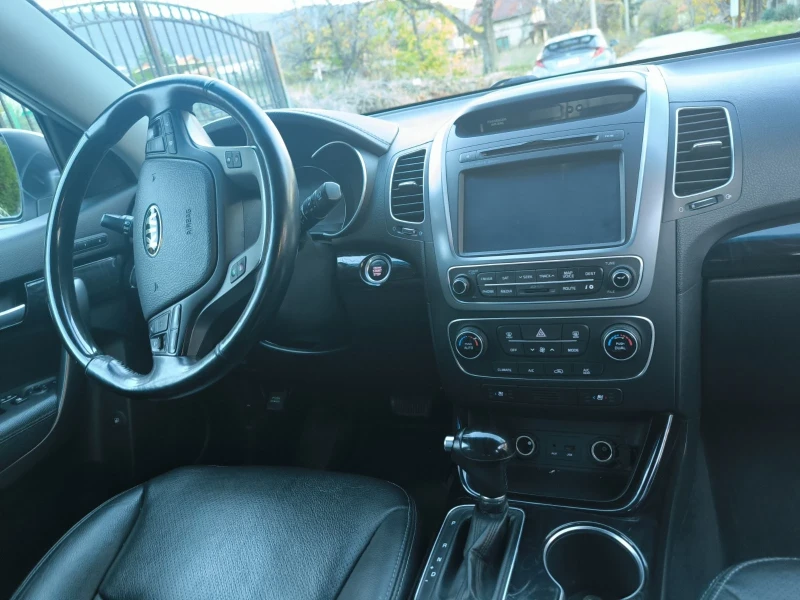 Kia Sorento 3.3-V6/SX, снимка 12 - Автомобили и джипове - 52561046