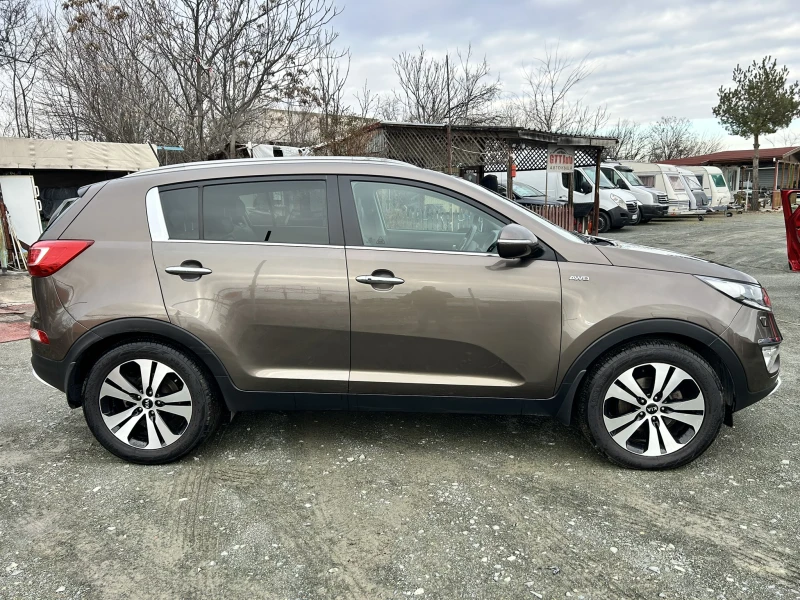 Kia Sportage 2.0i* 4WD* AUTO* Camera* NAVI* Pano* E5* FULL, снимка 6 - Автомобили и джипове - 53100501