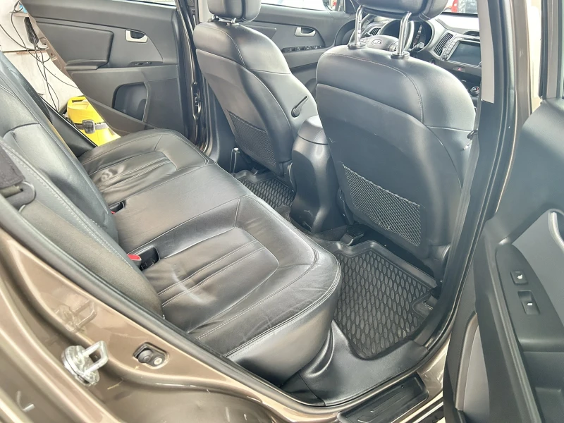 Kia Sportage 2.0i* 4WD* AUTO* Camera* NAVI* Pano* E5* FULL, снимка 11 - Автомобили и джипове - 53100501