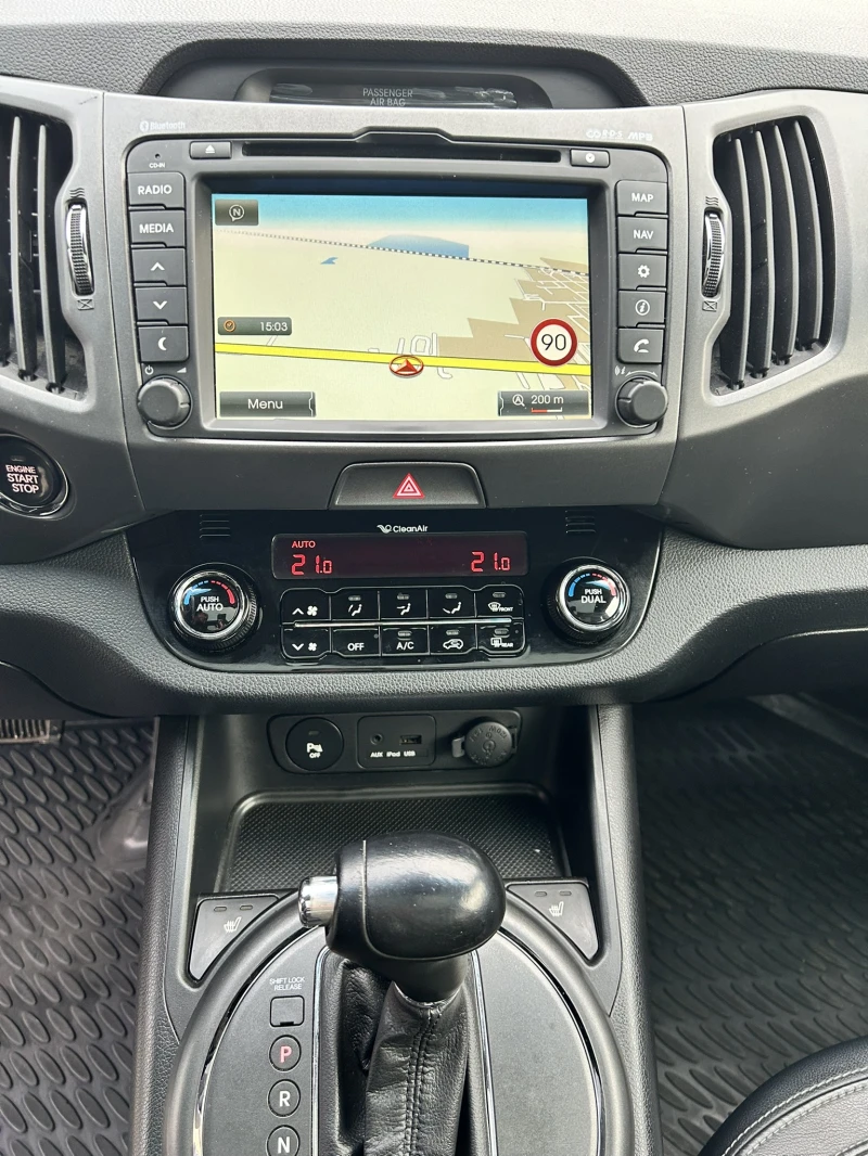 Kia Sportage 2.0i* 4WD* AUTO* Camera* NAVI* Pano* E5* FULL, снимка 14 - Автомобили и джипове - 53100501