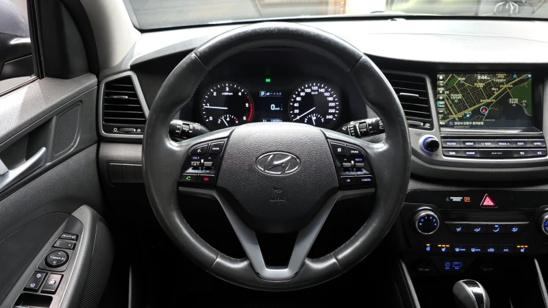 Hyundai Tucson 2.0CRDI/4x4/Пълна сервизна !!!, снимка 10 - Автомобили и джипове - 53430089