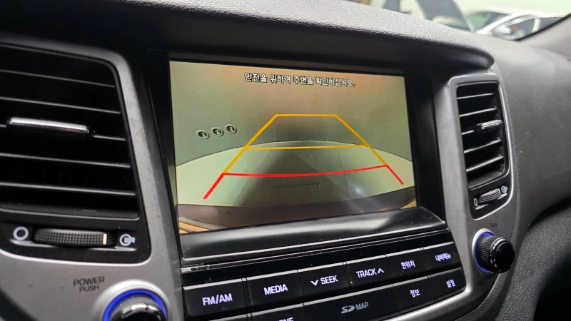 Hyundai Tucson 2.0CRDI/4x4/Пълна сервизна !!!, снимка 14 - Автомобили и джипове - 53430089