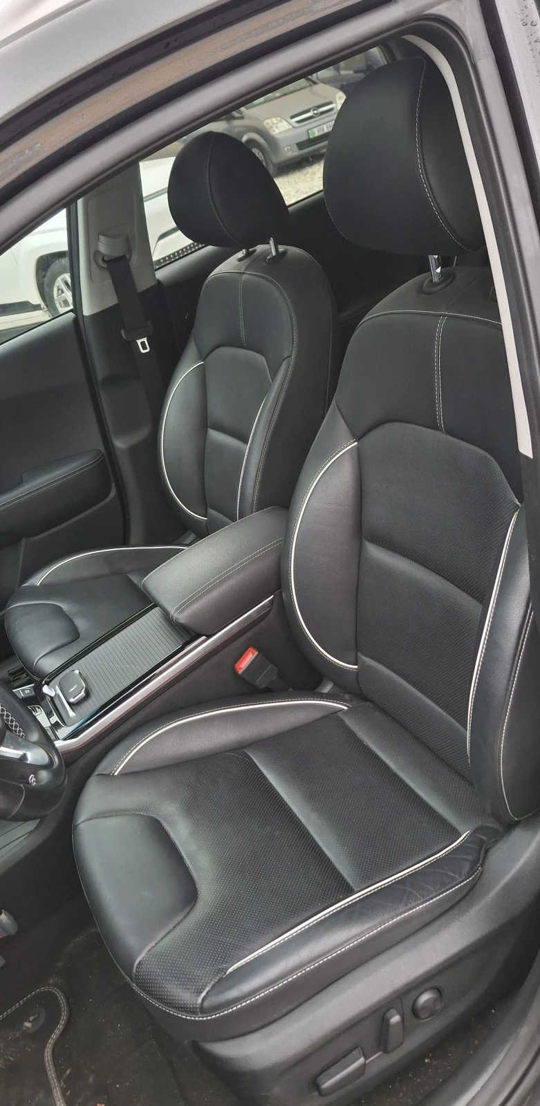 Kia Niro EV 64kWh ExecutiveLine+ full electric 204PS, снимка 12 - Автомобили и джипове - 52697218