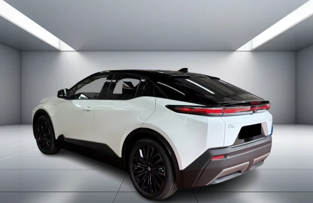 Toyota C-HR + AWD New Model = NEW = Гаранция, снимка 2 - Автомобили и джипове - 55089552