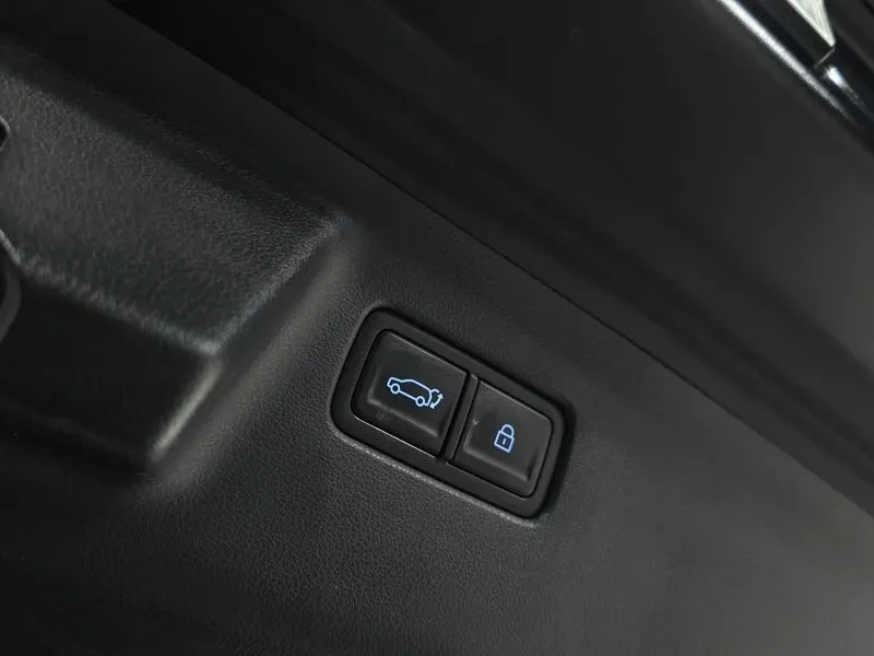 Hyundai Santa fe Gasoline 2.5T 2Wd Exclusive, снимка 17 - Автомобили и джипове - 55727531