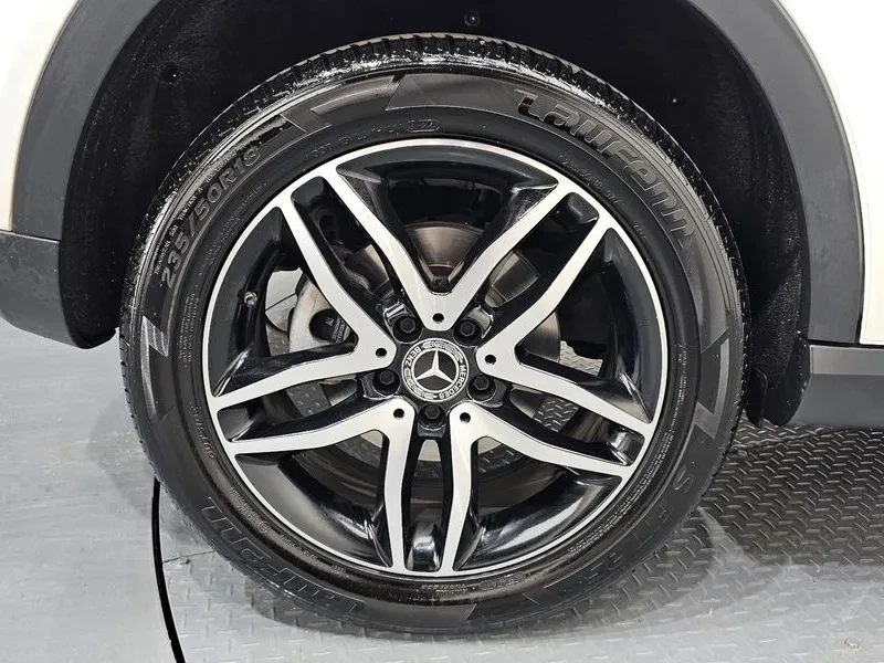 Mercedes-Benz GLA 220 Premium, снимка 5 - Автомобили и джипове - 56000230