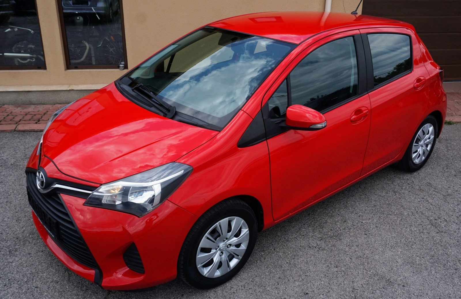 Toyota Yaris 1.0i COOL - [1] 