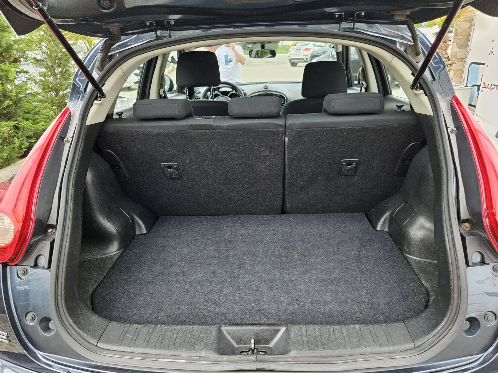 Nissan Juke 1.6i-117кс= АВТОПИЛОТ= КЛИМАТРОНИК - изображение 10