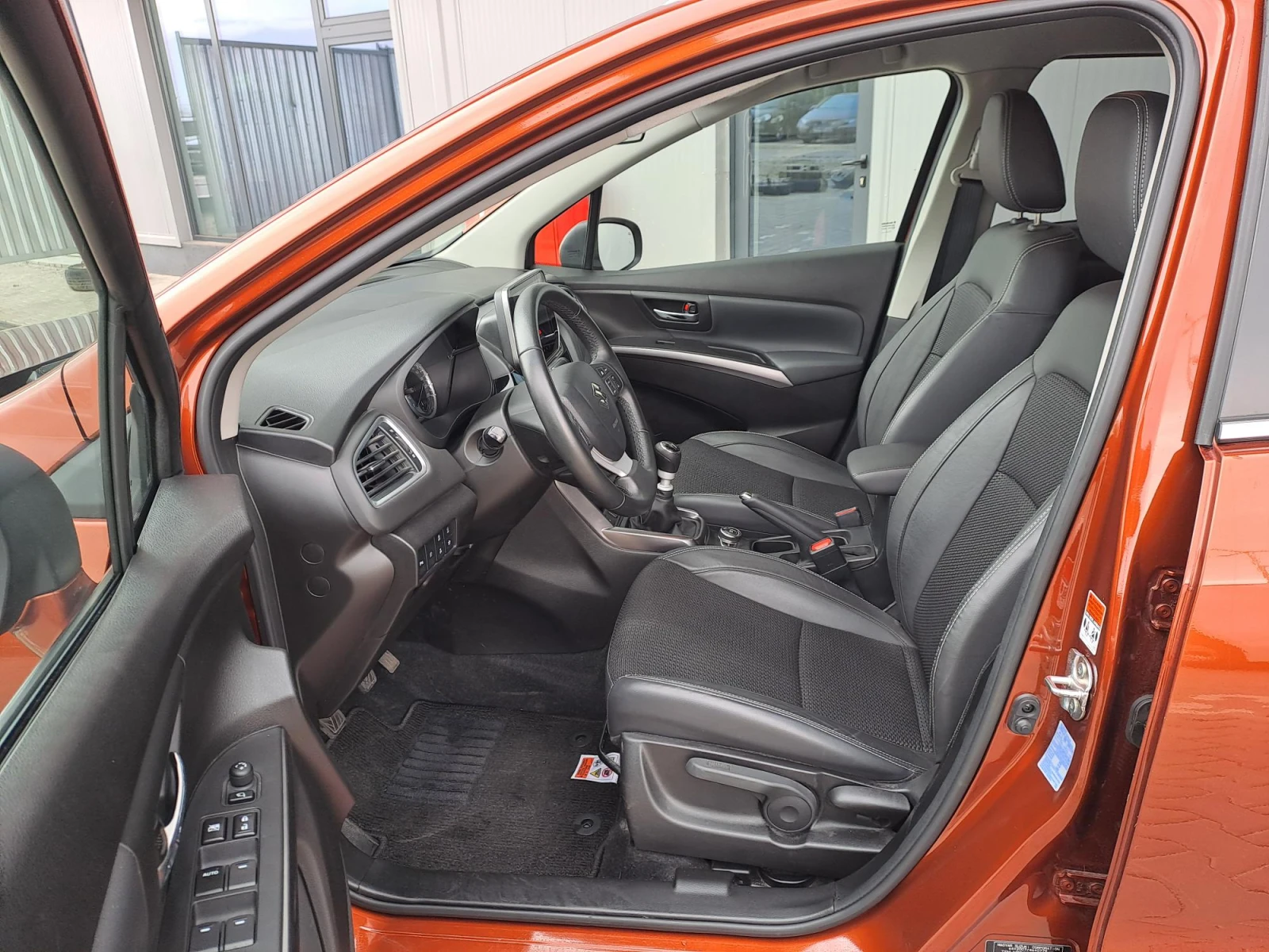 Suzuki SX4 S-Cross 1.4 GLX Booster Jet HYBRID 4X4 360 камери - изображение 9